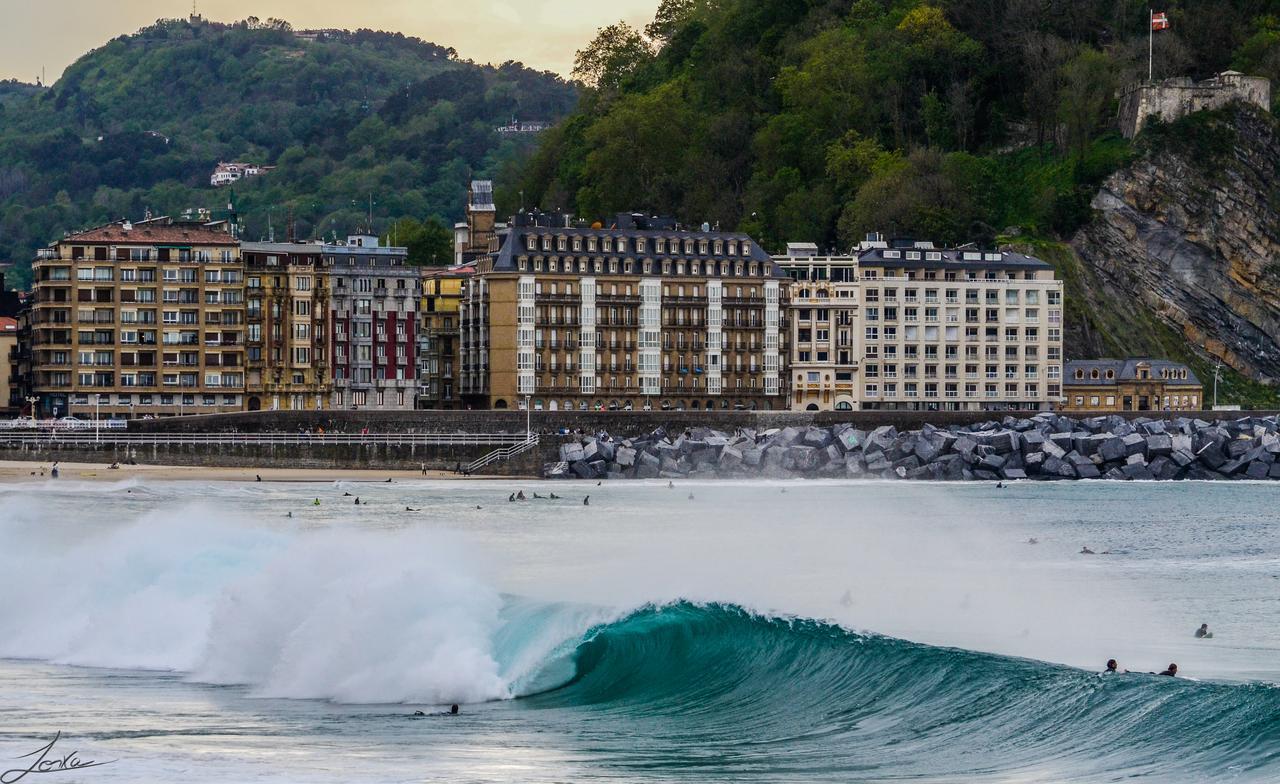 Surfing Etxea - Surf Hostel San Sebastián Esterno foto